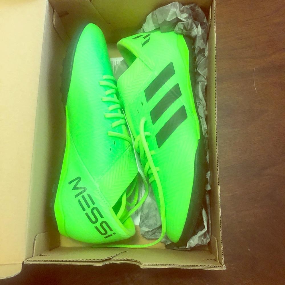 Nemeziz Messi Tango Soccer Turf Cleats Size 6
